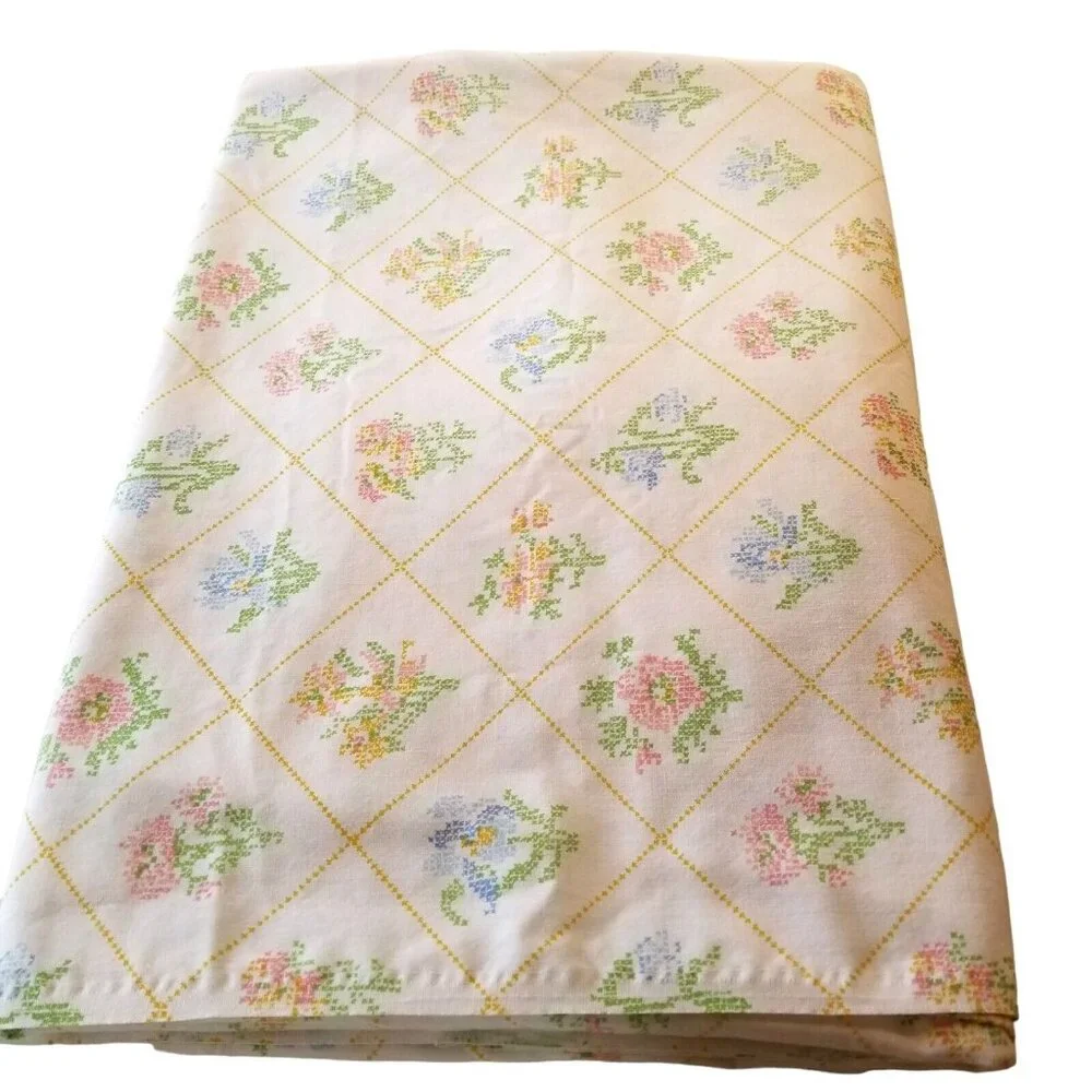 70's Cross Stitch Design Muslin Flat Sheet Cottage Core Craft‎ Cutter 79 X 92